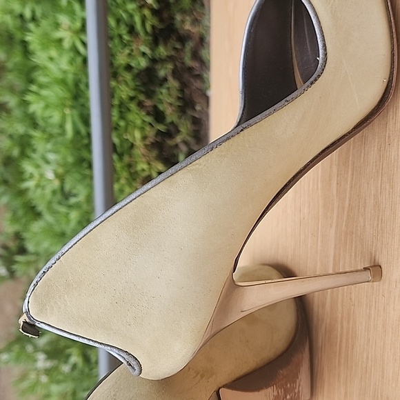 SALVATORE FERRAGAMO suede peep toe heels Size 6 - Picture 5 of 13